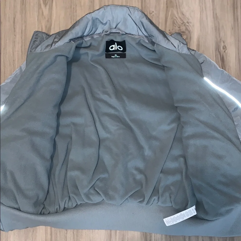 Alo Stand Collar Full Zip Drop Top Puffer Jacket in Cosmic Grey